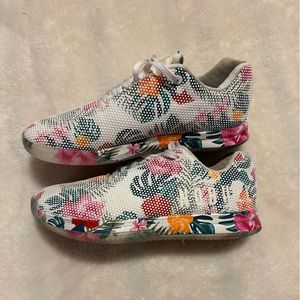 Used NOBULL court shoes. Women’s size 9